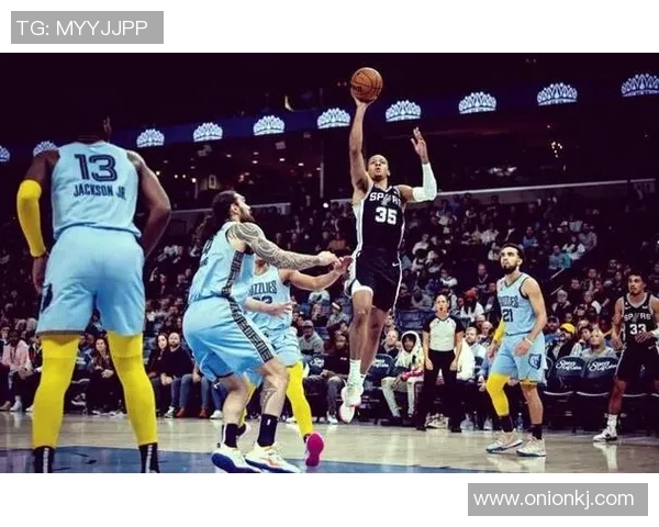 2020年马刺与灰熊激战回顾：精彩瞬间与赛季影响分析